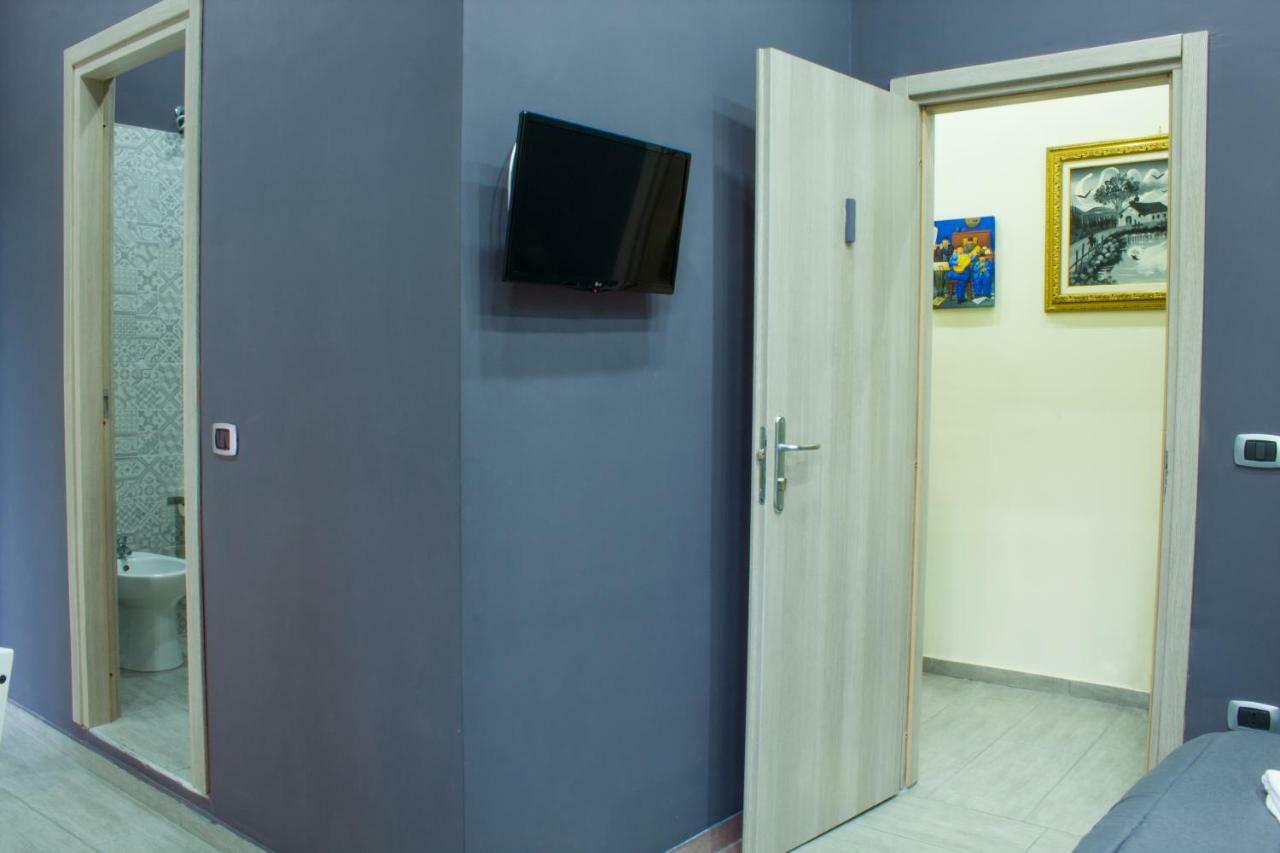 Holiday Naples Art Rooms Екстер'єр фото