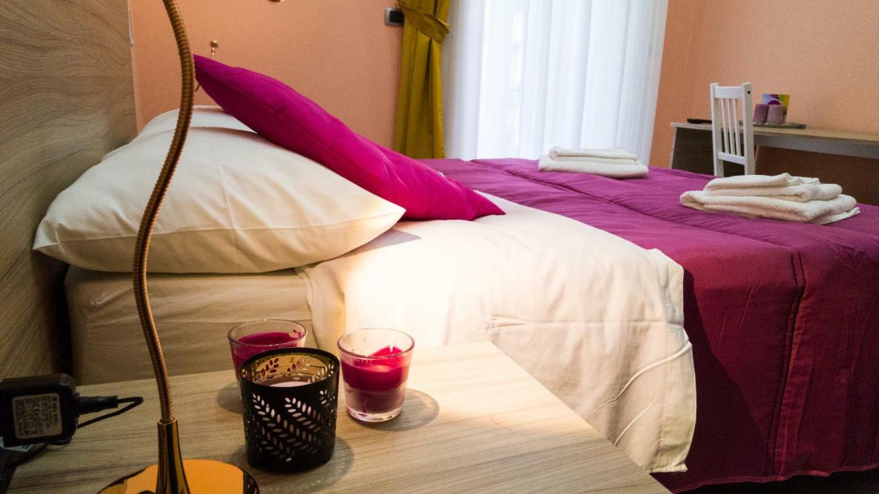 Holiday Naples Art Rooms Екстер'єр фото