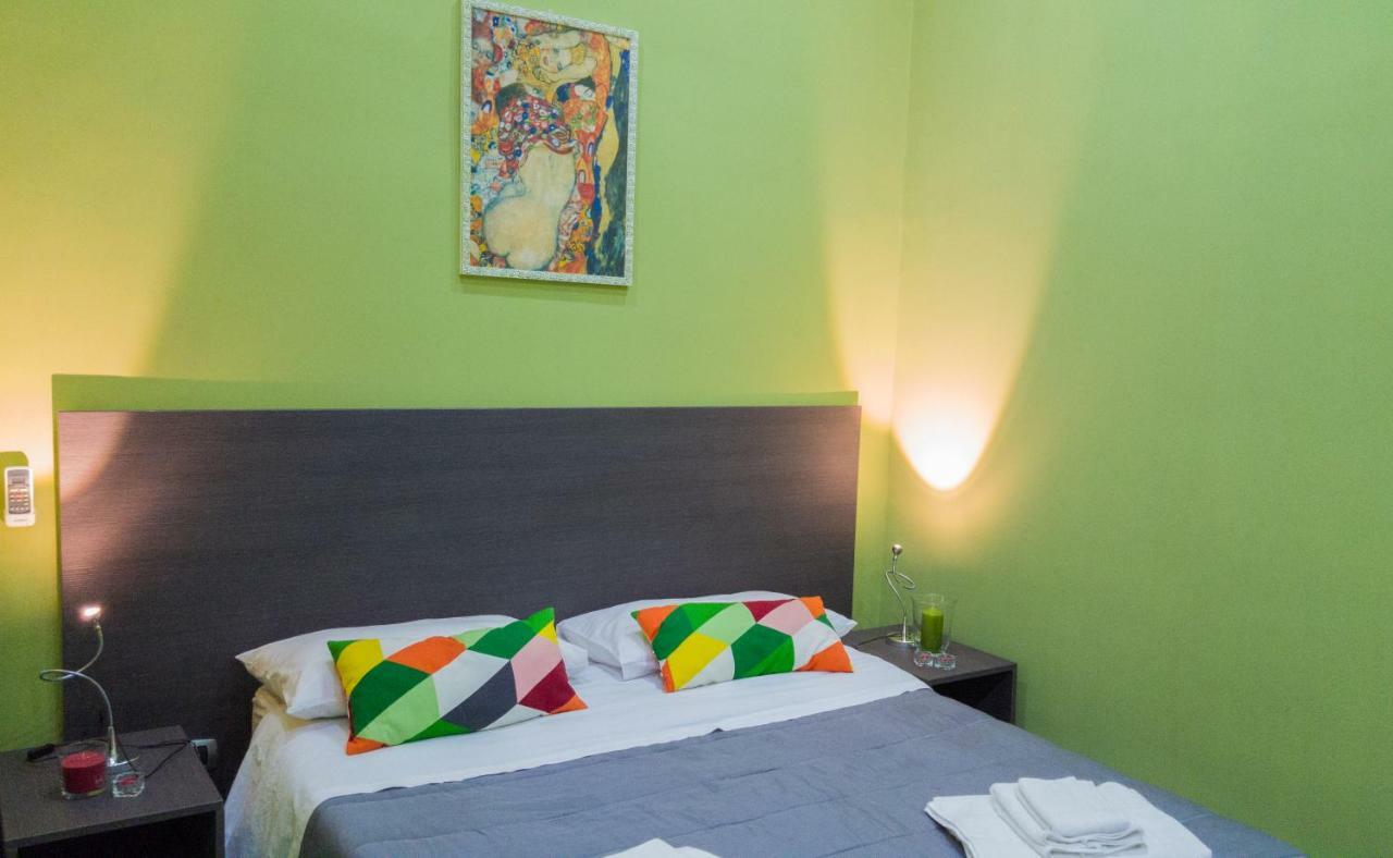 Holiday Naples Art Rooms Екстер'єр фото