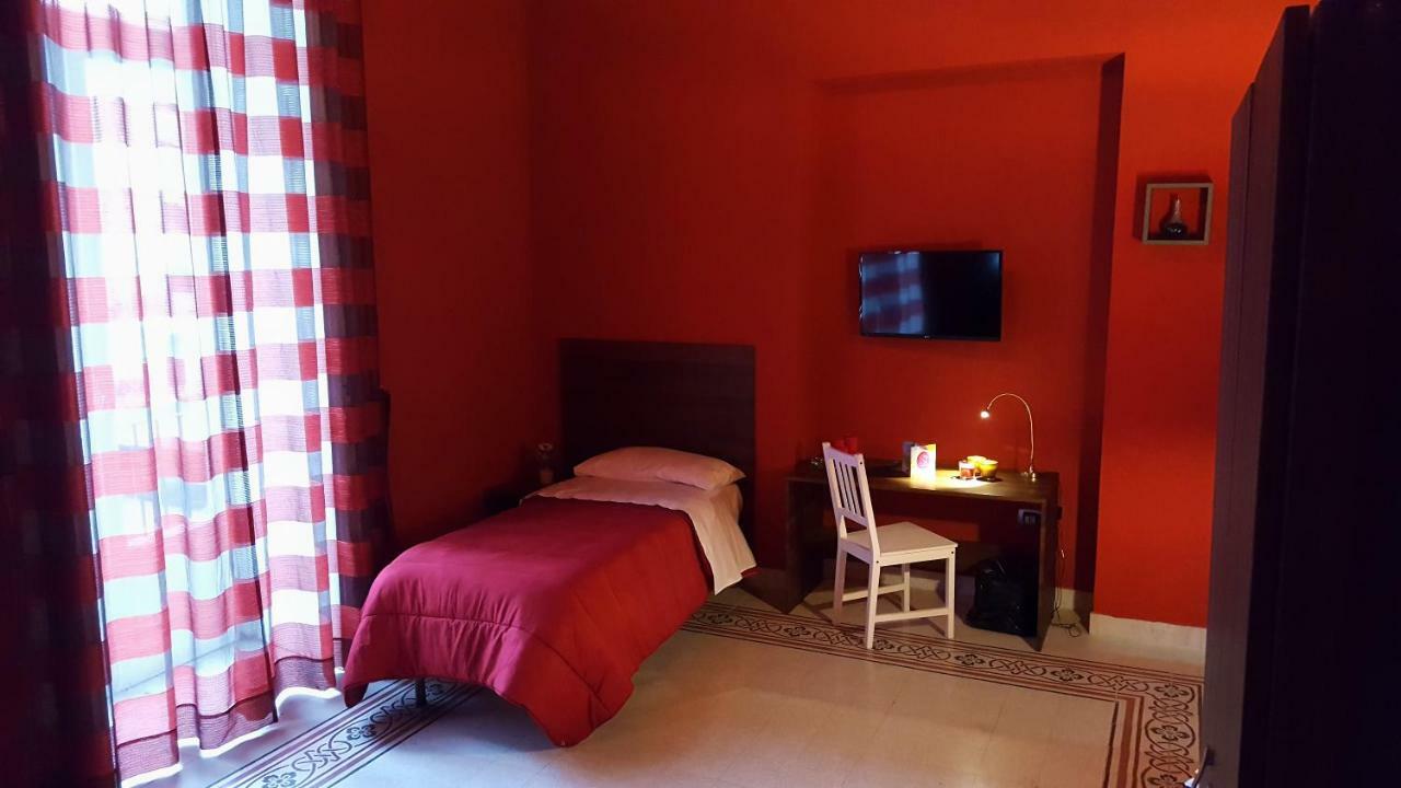 Holiday Naples Art Rooms Екстер'єр фото