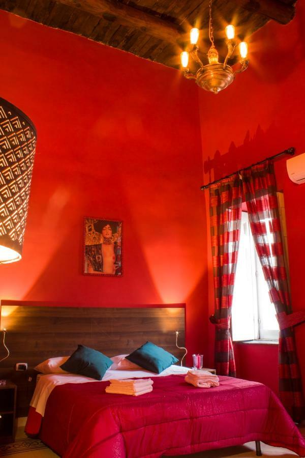 Holiday Naples Art Rooms Екстер'єр фото
