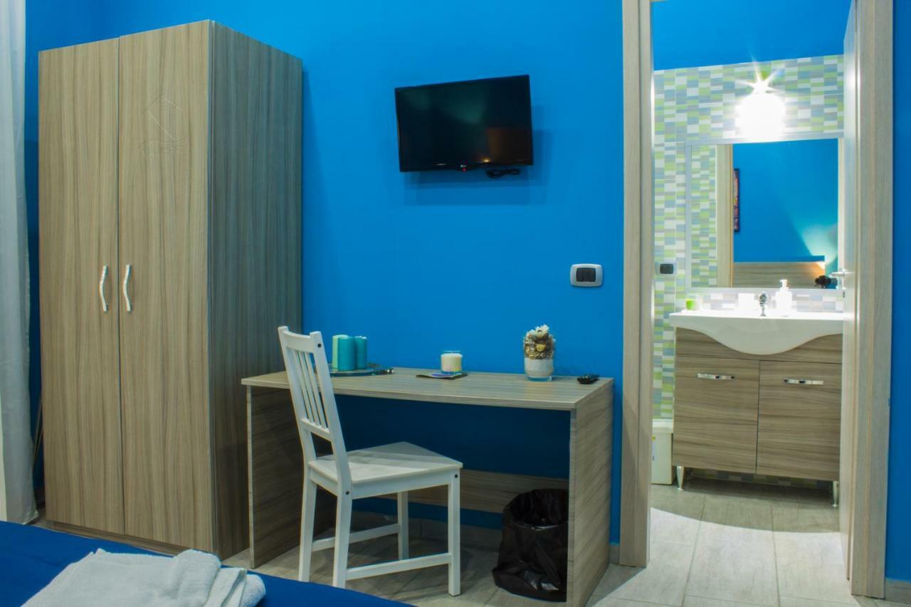 Holiday Naples Art Rooms Екстер'єр фото