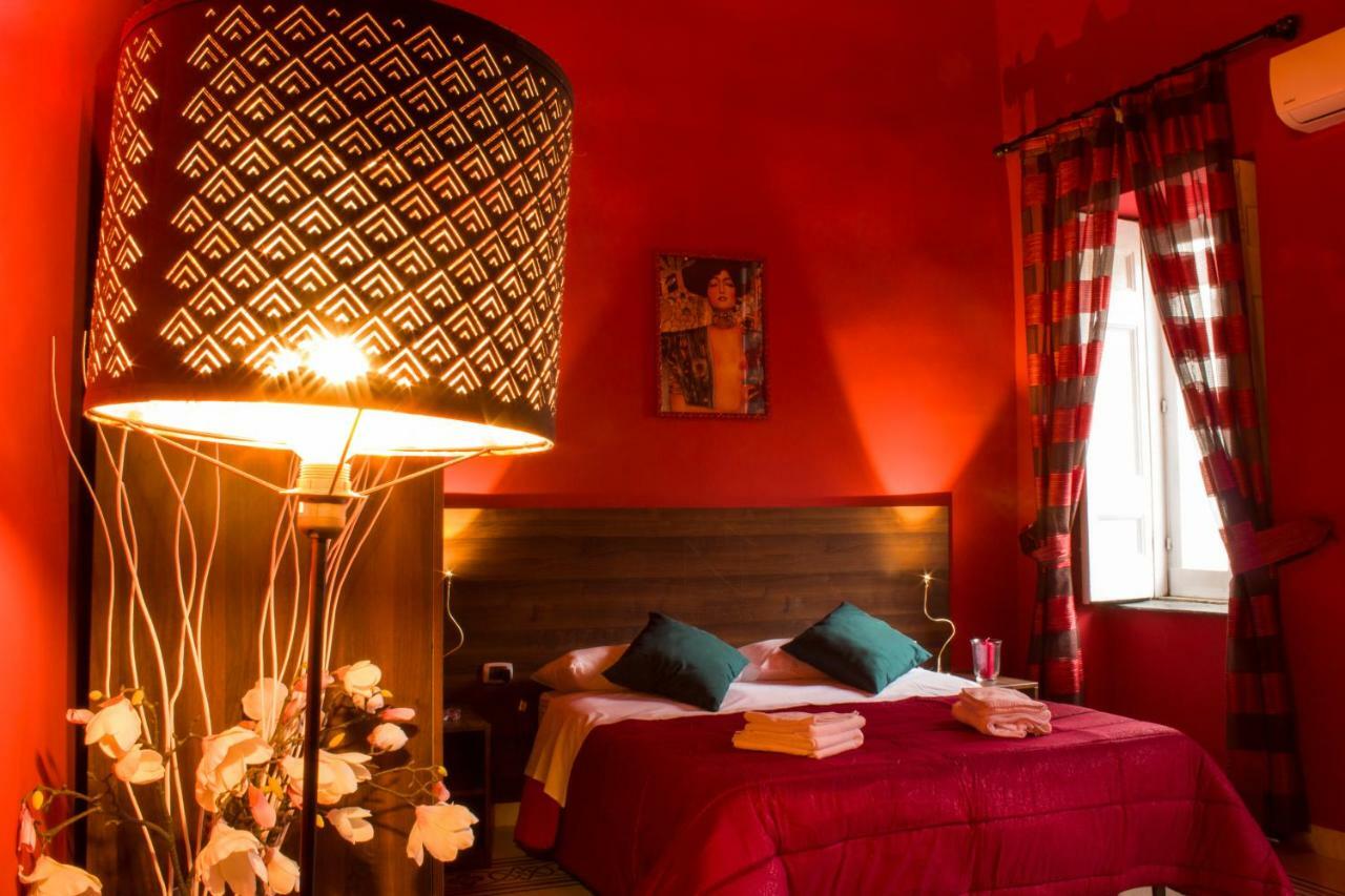 Holiday Naples Art Rooms Екстер'єр фото